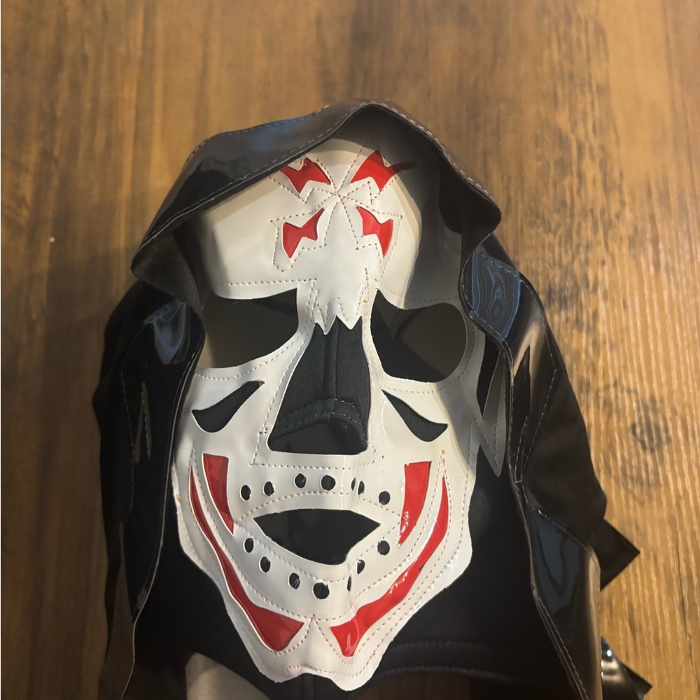Artisans Bazaar mask